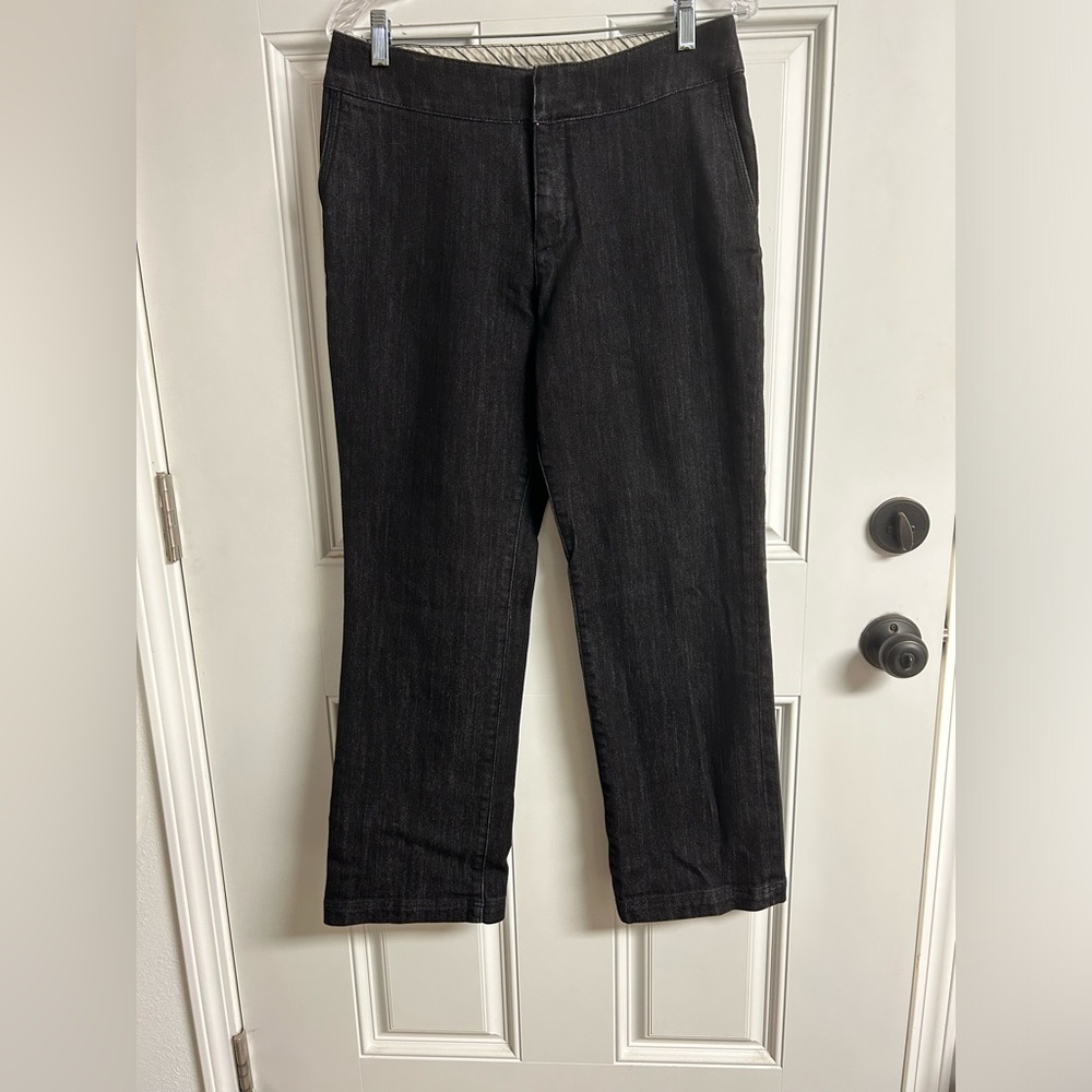 Chicos Platinum Black Straight Leg Jeans NWOT .5 Short
